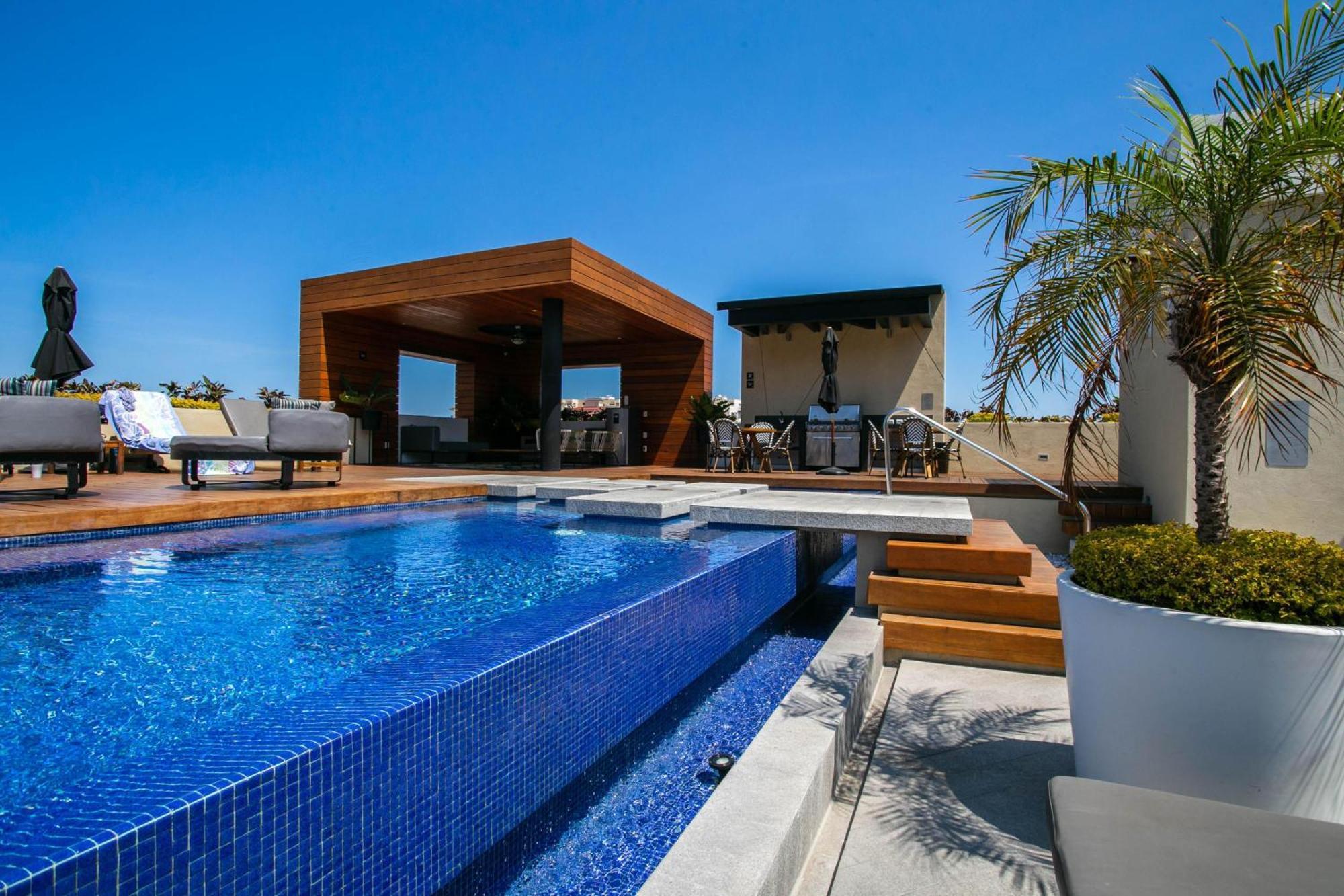 Сasa de vacaciones Walk To Everything, Modern With 2 Bathrooms, Pool, Gym, Bbq *