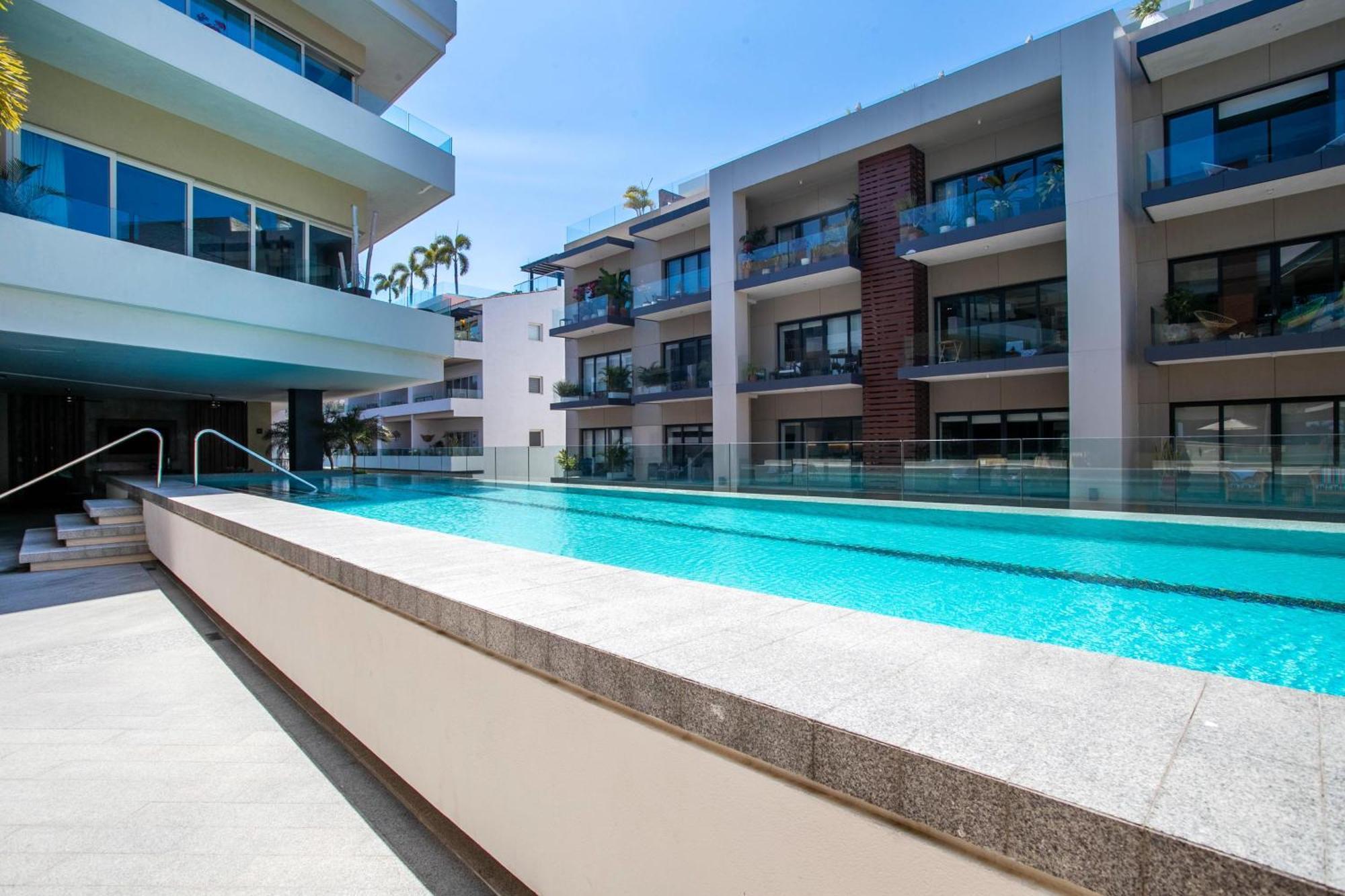 Сasa de vacaciones Walk To Everything, Modern With 2 Bathrooms, Pool, Gym, Bbq